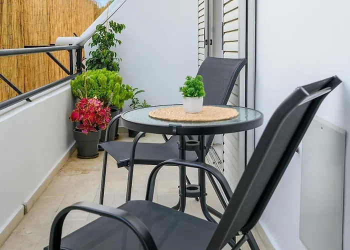 Downtown Luxury I * بلدة كوس